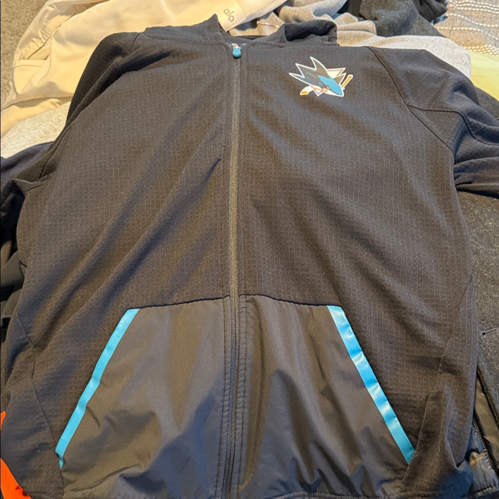 Fanatics Black and Blue Windbreaker